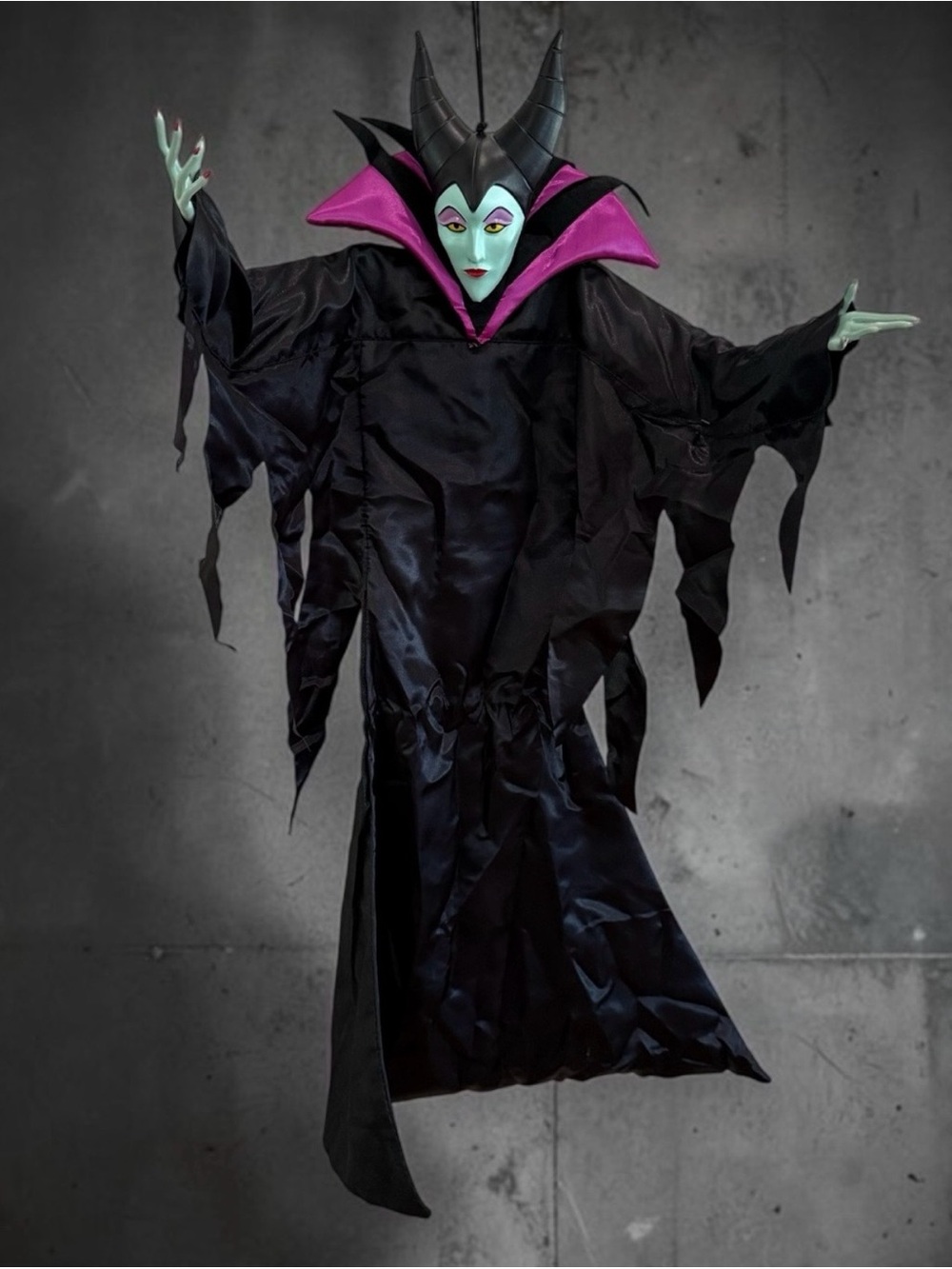 Poseable Maleficent Hanging Decoration